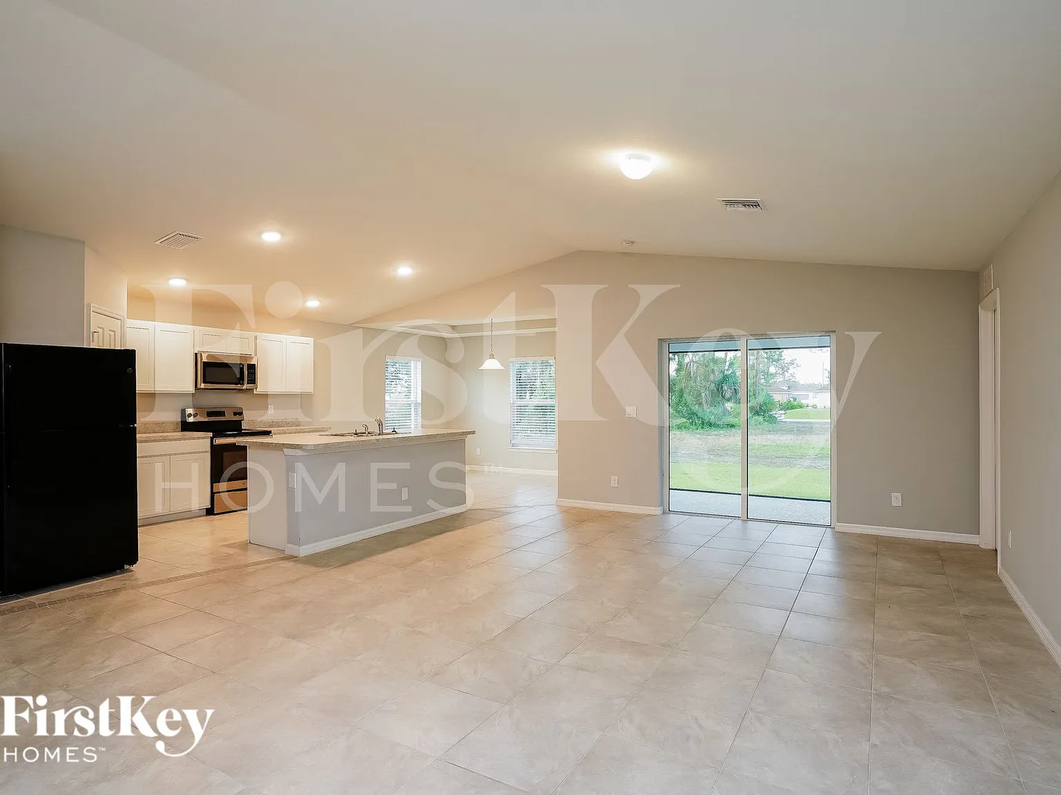 3 bed, 2.0 bath, 1551 sqft, $2,035 — Photo 2
