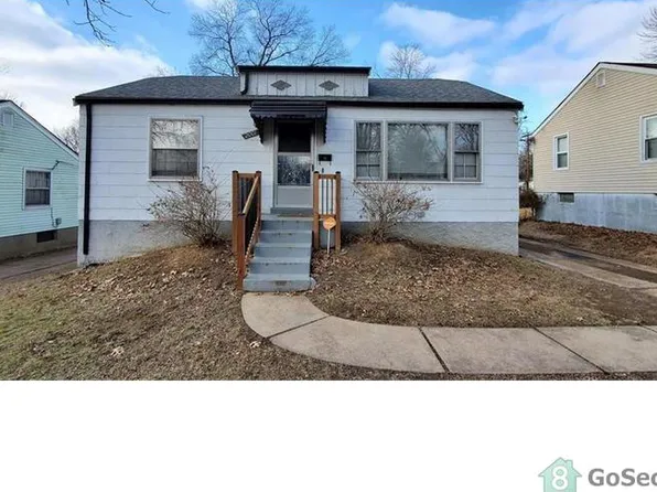 2001 Bainbridge Dr, Saint Louis, MO 63133