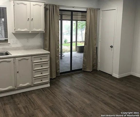 12615 Mount Defiance St — Photo 8