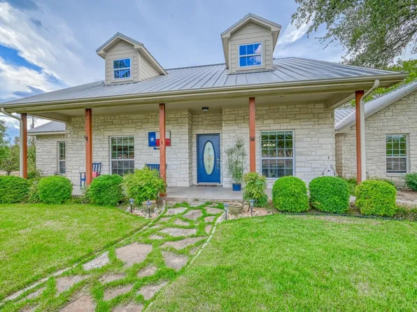 404 Oak Ridge Trail, Kingsland, TX 78639-3886