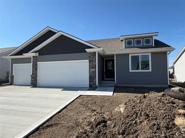 1512 NW Benjamin Dr, Ankeny, IA 50023