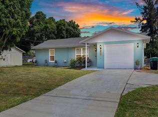 372 SW Lakehurst Dr, Port Saint Lucie, FL 34983