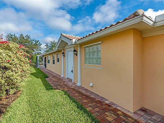 3rd image of 15430 Queen Angel Way
