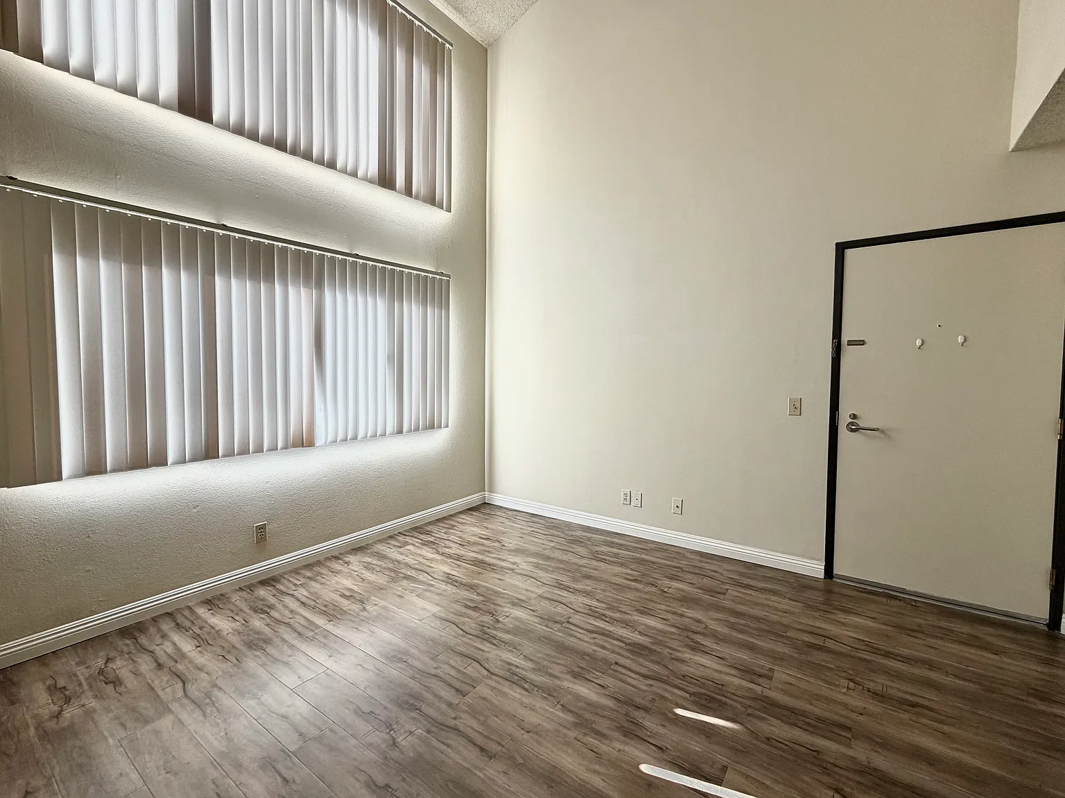 1 bed, 700 sqft, $2,150 — Photo 3