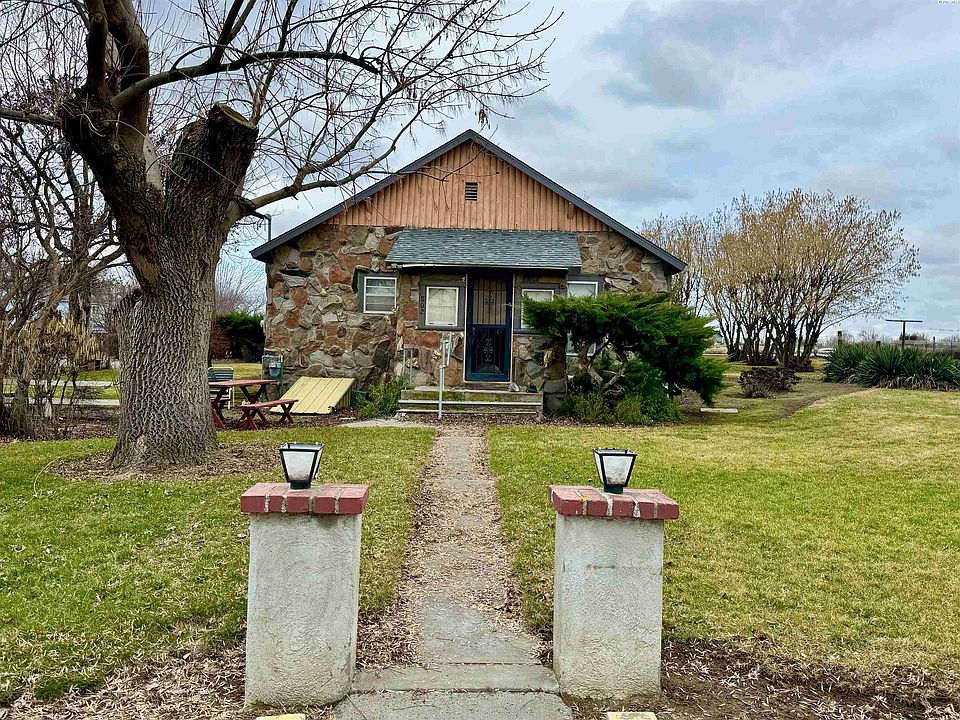 1st image of 802 Woods Rd