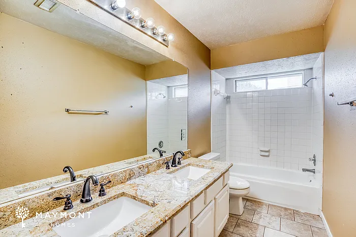 326 Dunford Ct — Photo 12