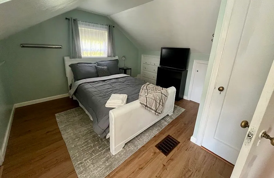 4 bed, 2.5 bath, 1783 sqft, $2,400 — Photo 4