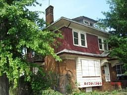 2nd image of 77-79 Leslie St