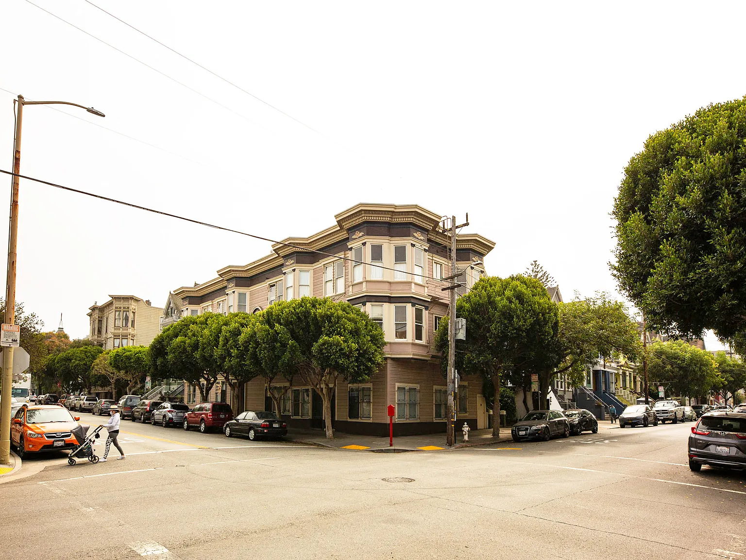 1585 Waller — Photo 3