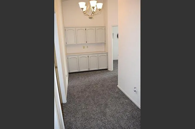 1408 E Salem Ave — Photo 15