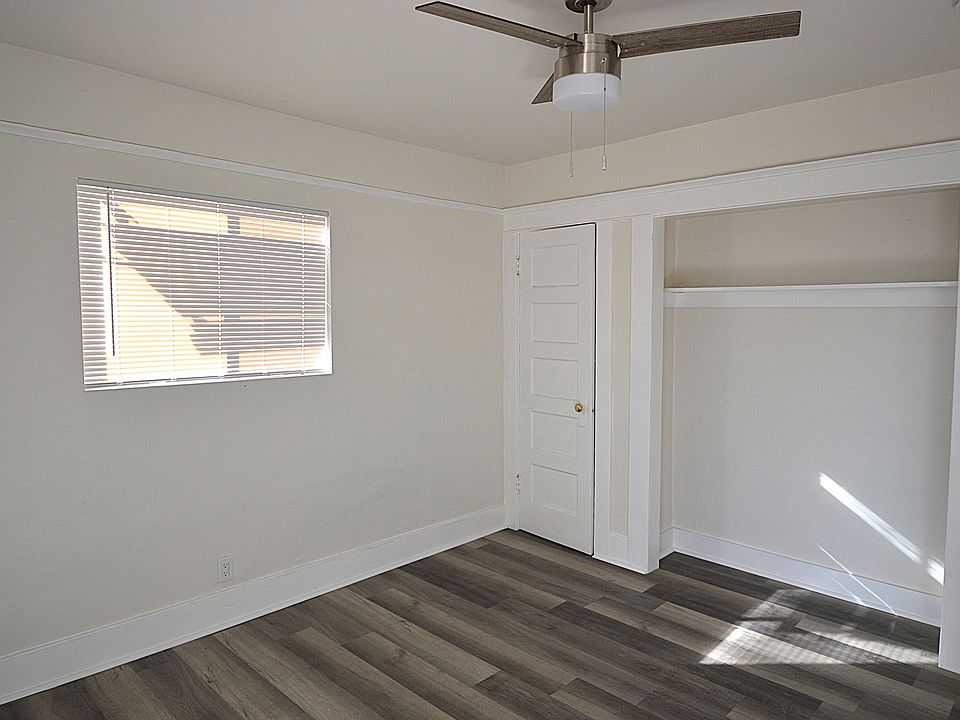 1st image of 218 N Grand Ave