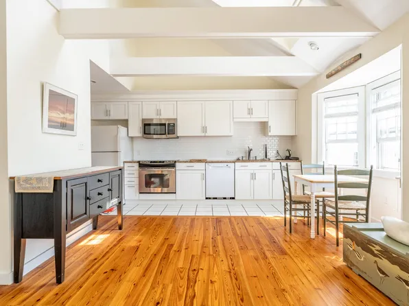 1 Freedom Sq #2.5, Nantucket, MA 02554