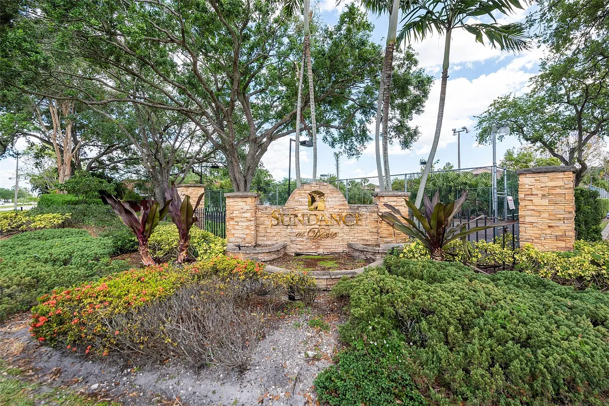 Building Photo - 2926 S University Dr #6205