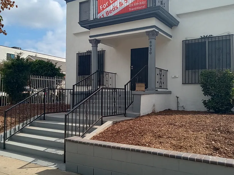 8930 S Vermont Ave — Photo 70