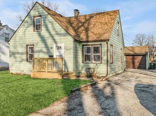 1423 Pine Grove Ave, Round Lake Beach, IL 60073