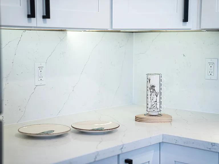 Maude Ave 7 LLC — Photo 6