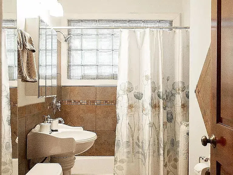 2433 Lyndale Ave S #202 — Photo 7