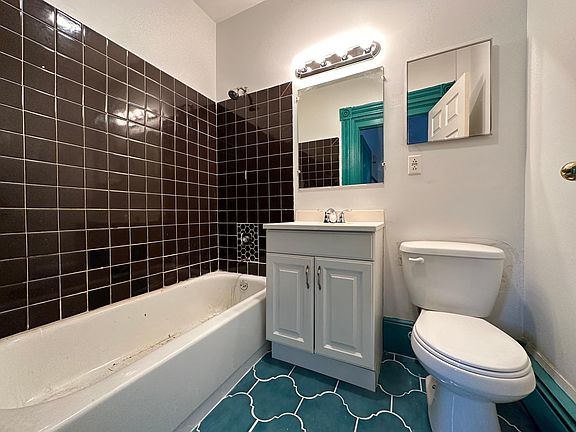 3rd image of 203 Grand St APT 2