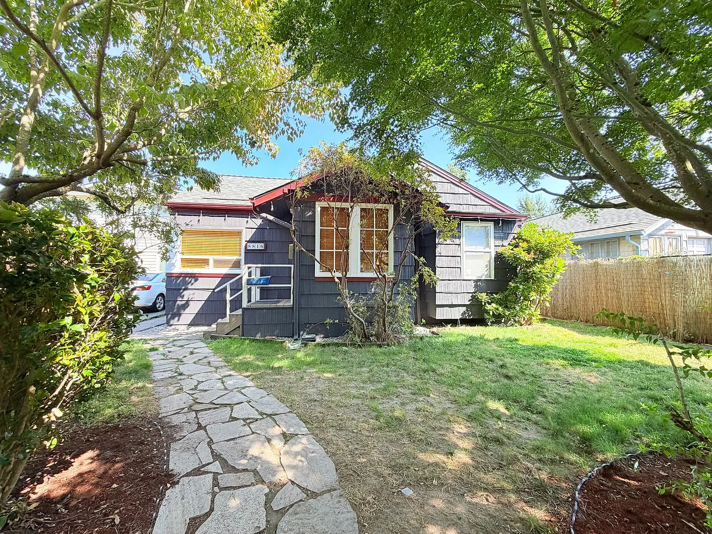 Charming 3 Bed, 2 Bath Bungalow in Delridge! — Photo 1