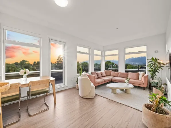 2408 Grant St #408, Vancouver, BC V5K 3G4