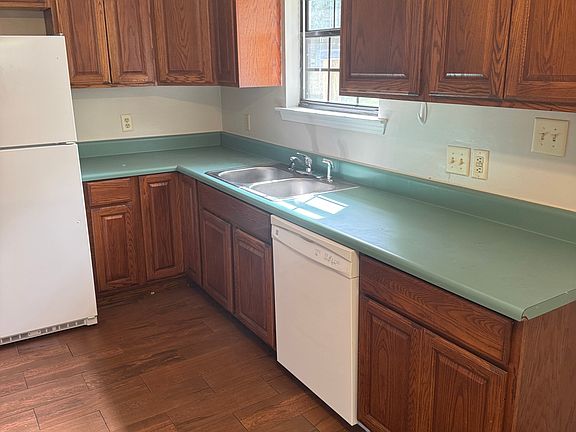 4th image of 1385 Pinnacle Dr APT A
