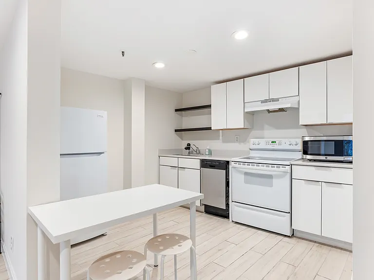 1427 Commonwealth Ave #102 — Photo 5