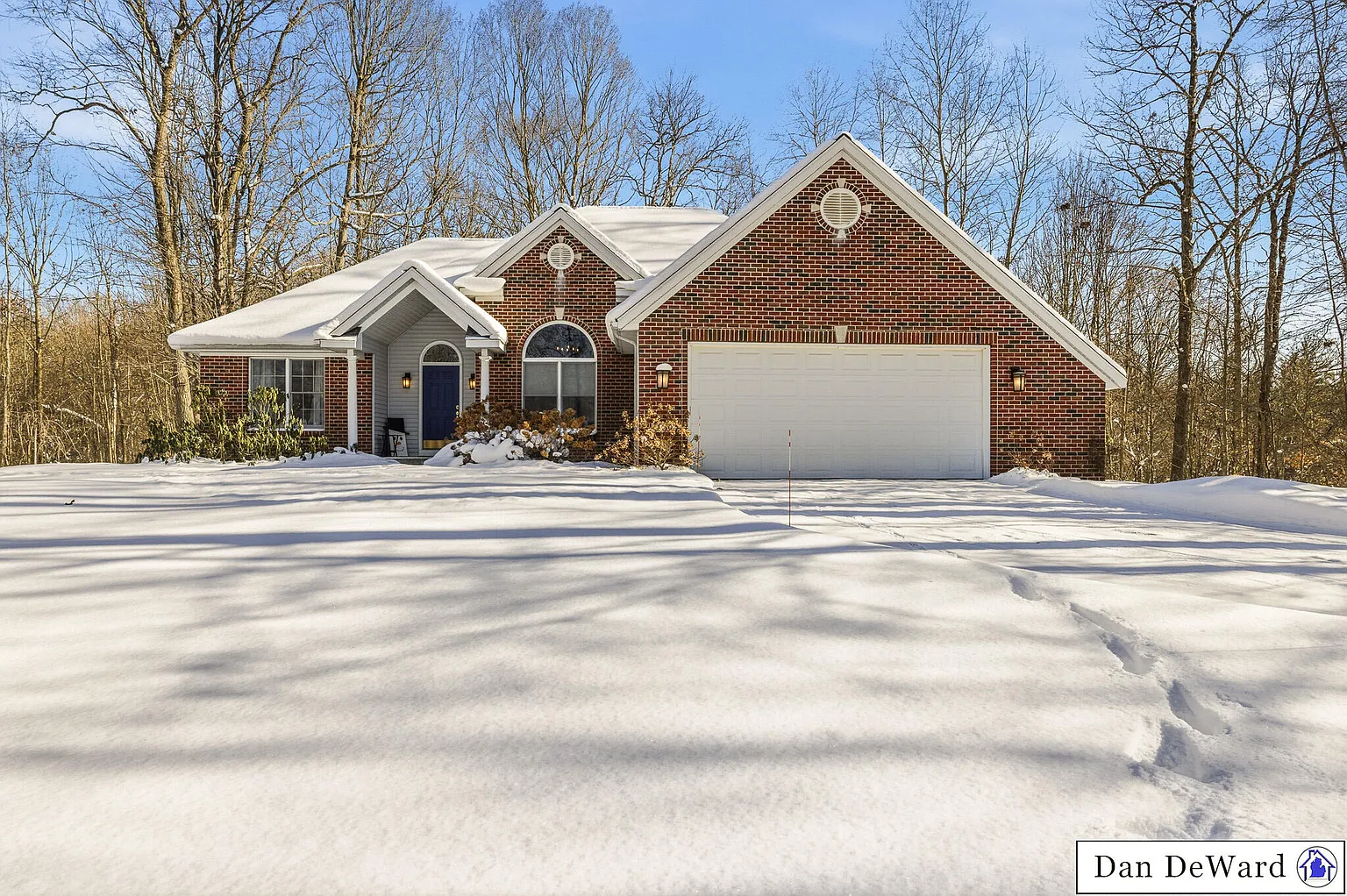 11410 Windsor Dr NE photo 1