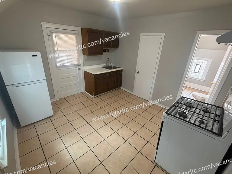 4926 Olcott Ave — Photo 6
