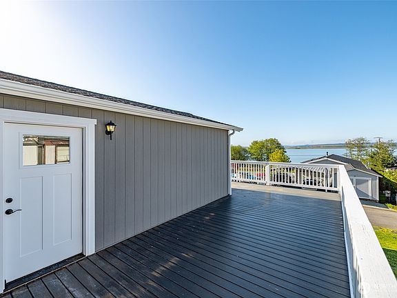 3rd image of 11453 Bayview Edison Road #32