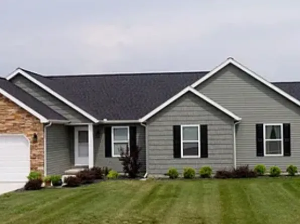 934 Dearbaugh Ave, Wapakoneta, OH 45895