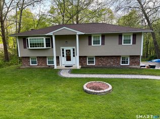 22 Prospect Dr, Brookfield, CT