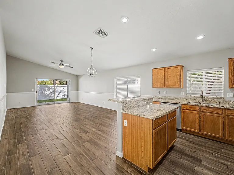 1321 N Malibu Ln — Photo 4