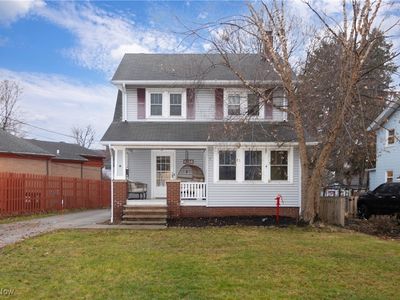 4368 W 211th St, Fairview Park, OH, 44126