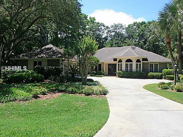1st image of 22 Parkwood Dr