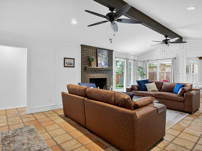 Brookshire Dr — Photo 25