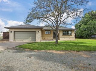 10789 Simmerhorn Rd, Galt, CA 95632