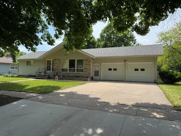 629 S Relanto St, Freeman, SD 57029