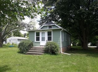 828 Hayes St, Burlington, IA