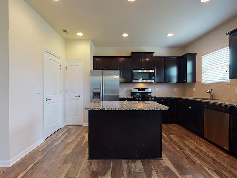 8032 Remington Heights Dr — Photo 3