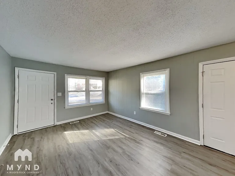 303 Alda Dr — Photo 10