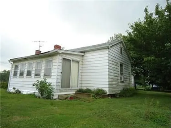 129 Jeffrey Ln, Slippery Rock, PA 16057