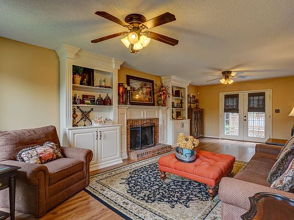 5th image of 153 Woodcreek Dr