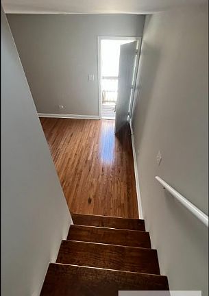 5th image of 3629 W Oakdale Ave #2