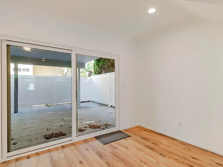 15243 Valleyheart Dr N #1 — Photo 6