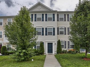 389 Dickens Dr, Lancaster, PA 17603