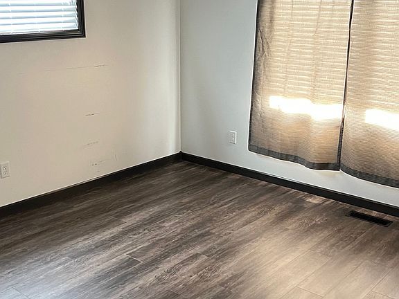 3rd image of 1114 1/2 W 9th St #1
