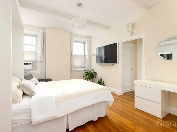325 West 45th Street 101 image 1 of 14