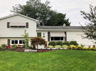 1655 Wayside Dr SE, Kentwood, MI 49546