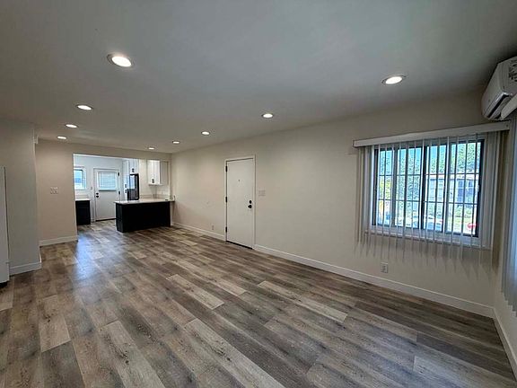 4th image of 8818 Ramsgate Ave #8822-1/2