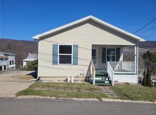141 W Ruddle St, Coaldale, PA 18218